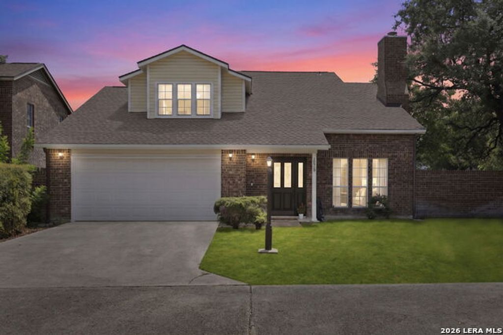 16715 Henderson Pass, San Antonio