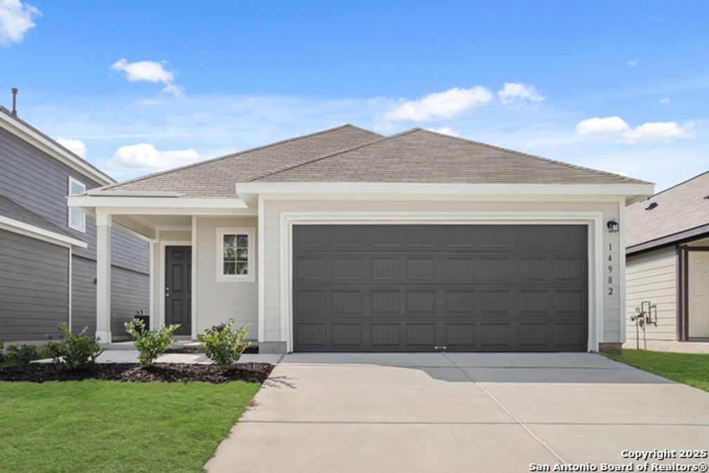 14982 Fischer Garden, San Antonio