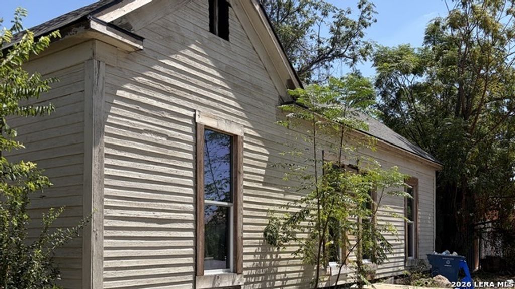 1002 Nolan St, San Antonio