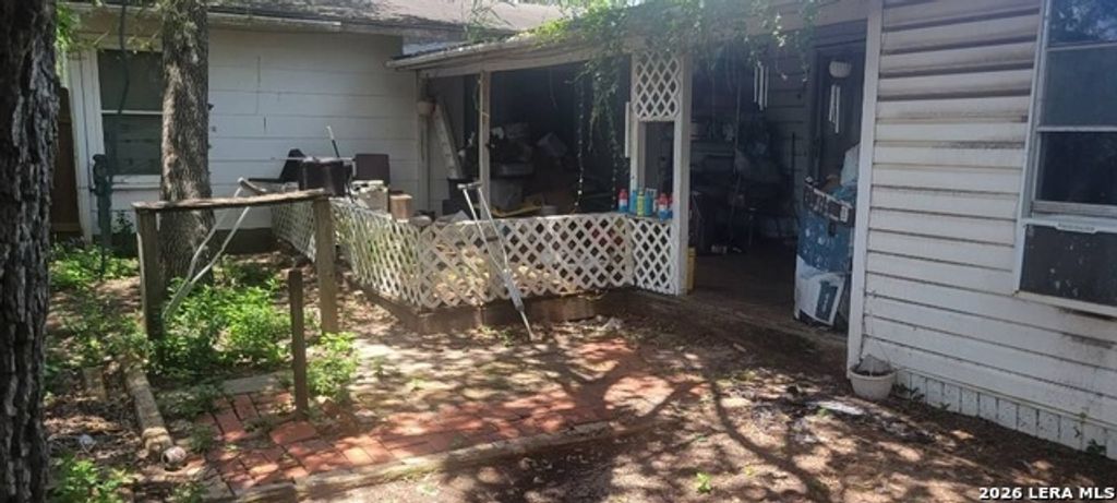 1711 S Tyler, Beeville