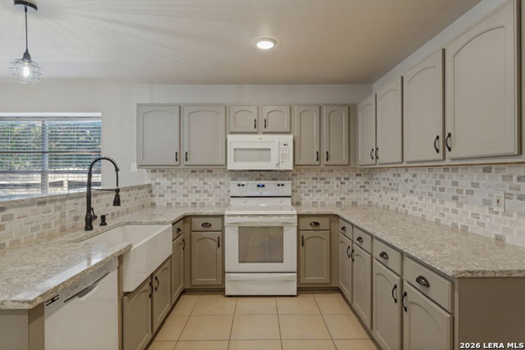 11310 Mentmore, Helotes