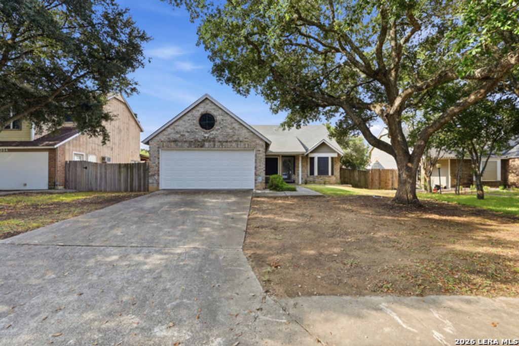 9338 Greens Pt, San Antonio