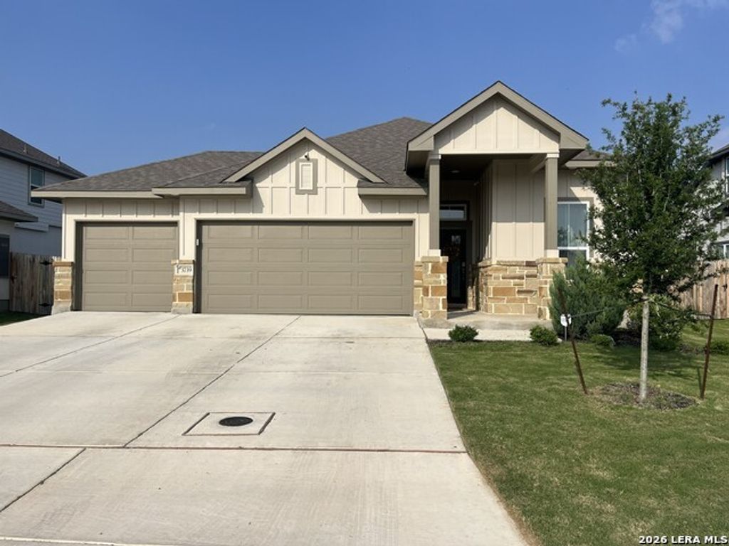 3739 Canby Oak, Seguin