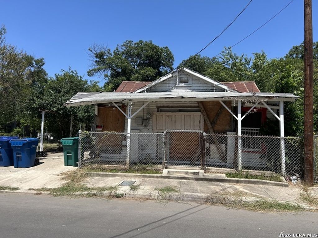 211 Mercedes, San Antonio