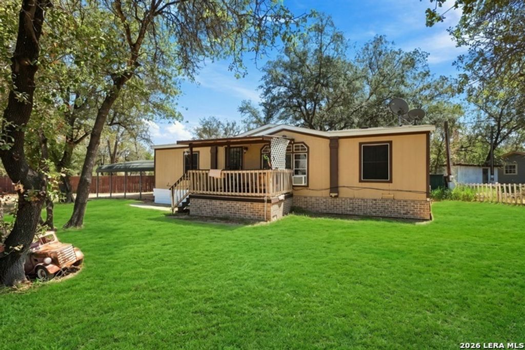 80 Michael Rd, Poteet