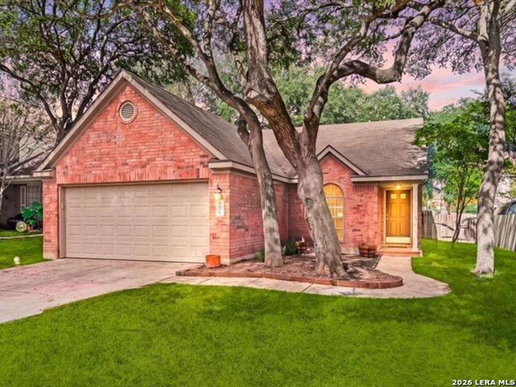2516 Grove Park, Schertz