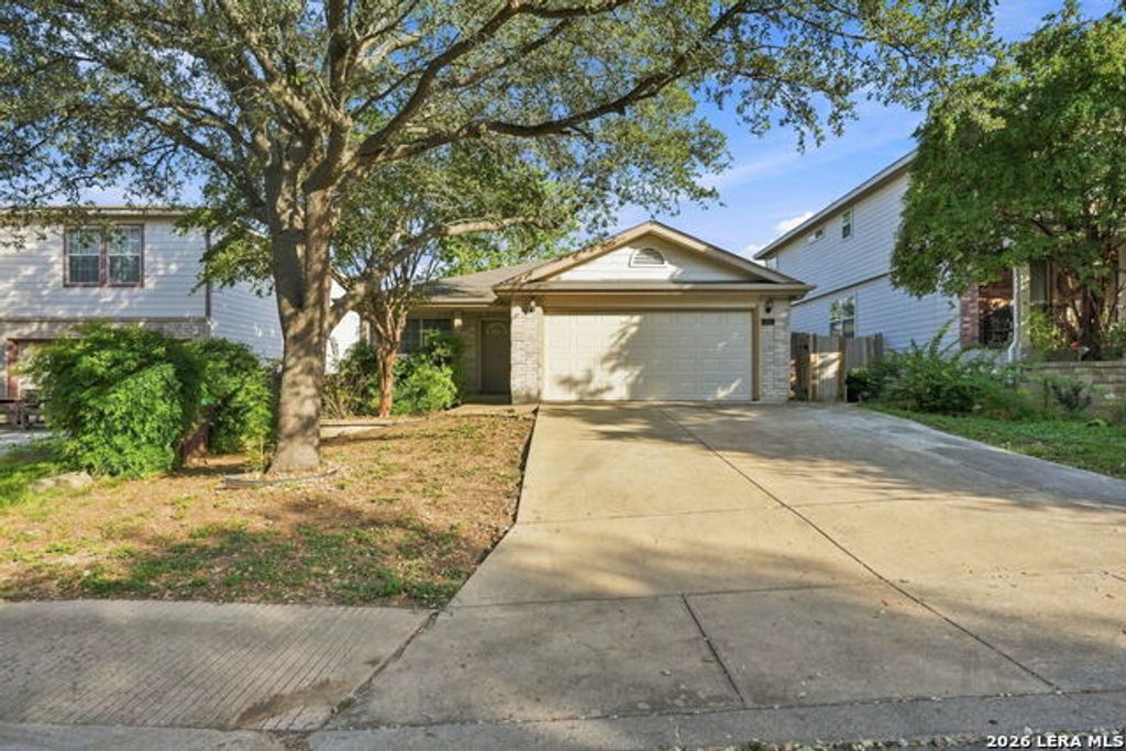 1914 Owlwolf Creek, San Antonio