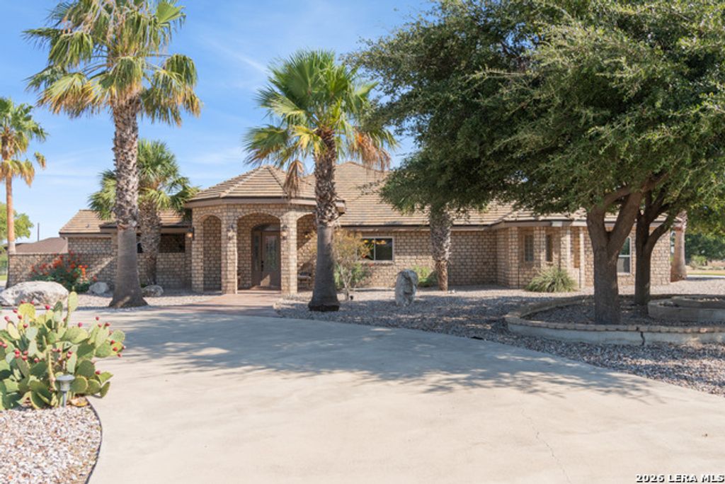 103 The Oak, Del Rio