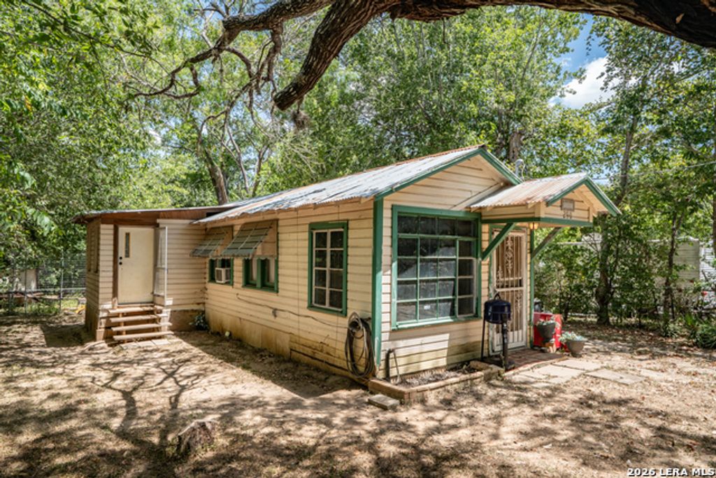 286 Riverview Ter, Seguin