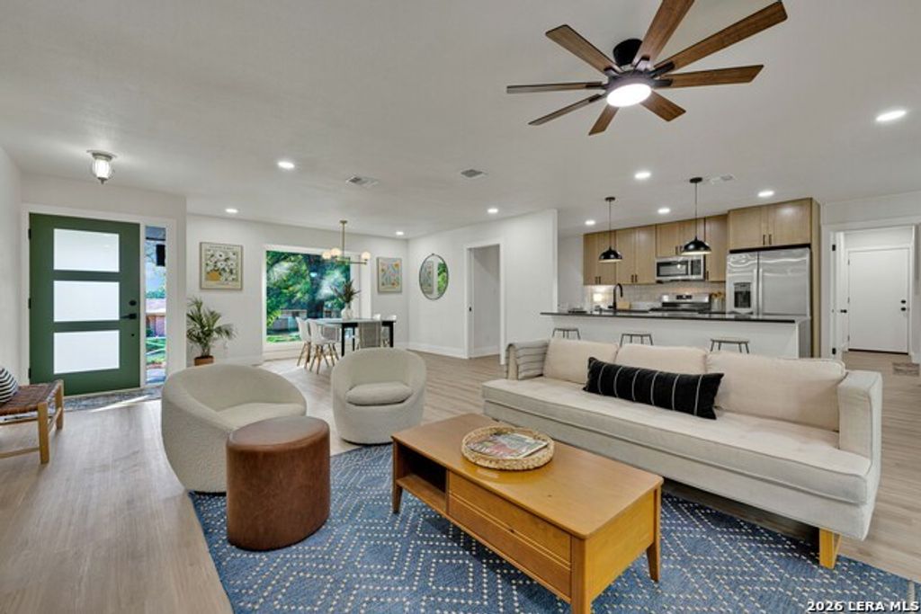 127 Highview Dr, San Antonio