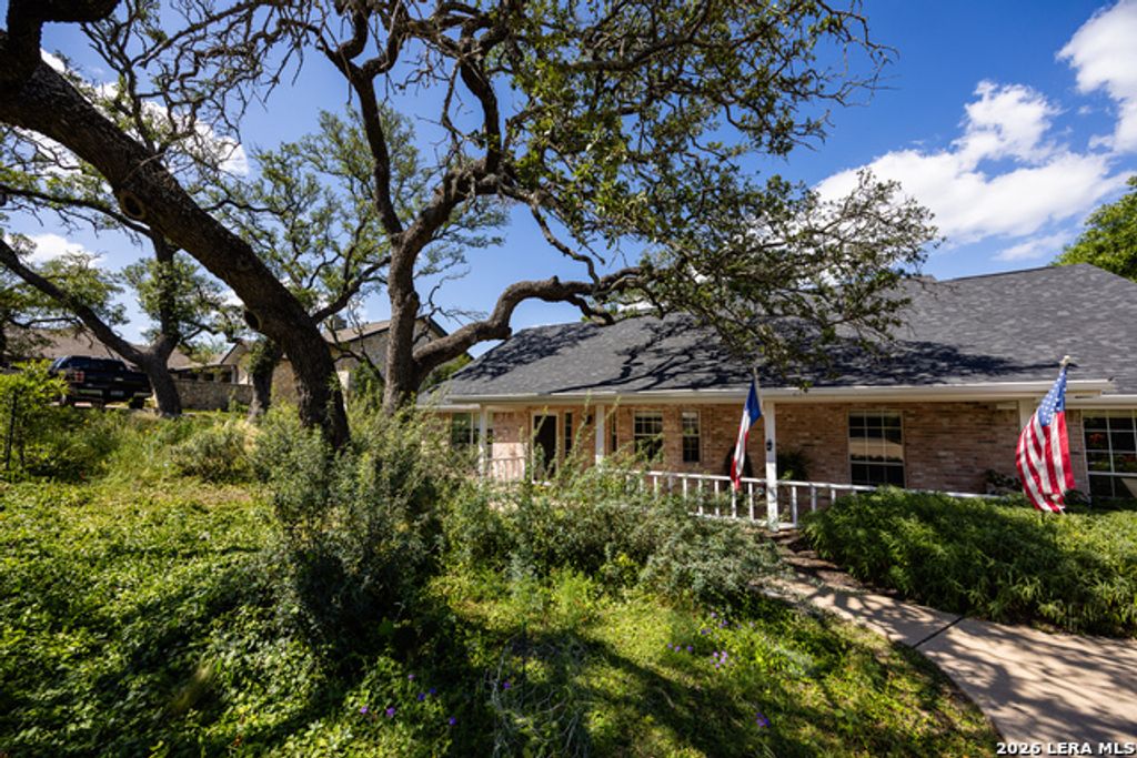 1800 Foothills Dr, Kerrville