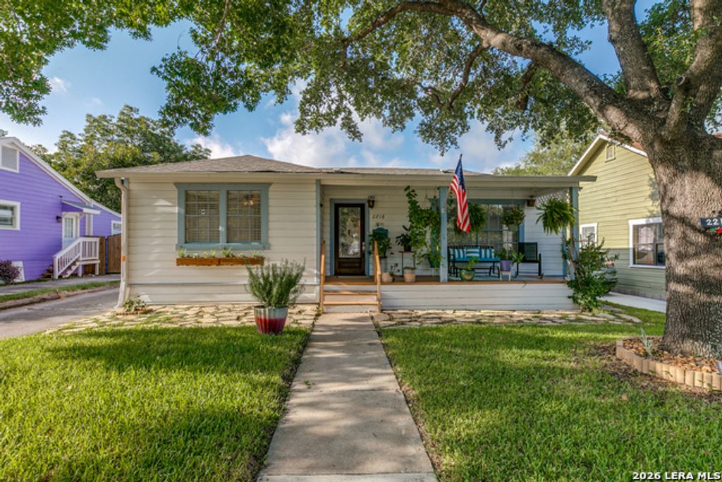 2218 W Magnolia Avenue, San Antonio