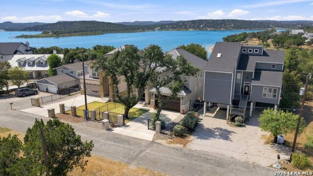 174 Edge Hill Dr, Canyon Lake