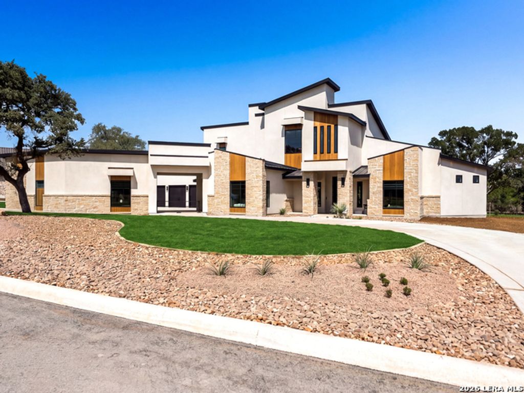 85 Ranch Hts, Boerne
