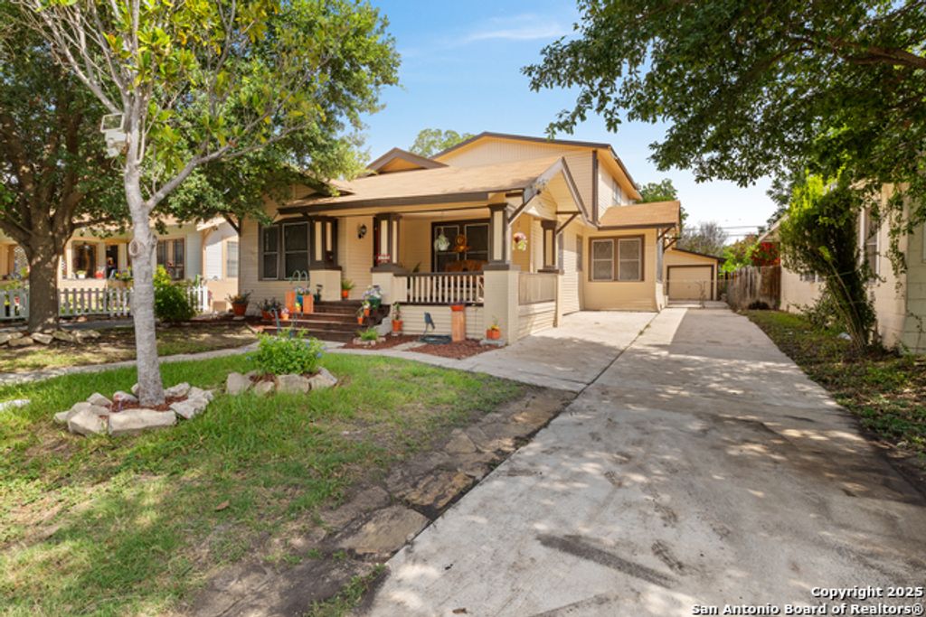 439 E French Place, San Antonio