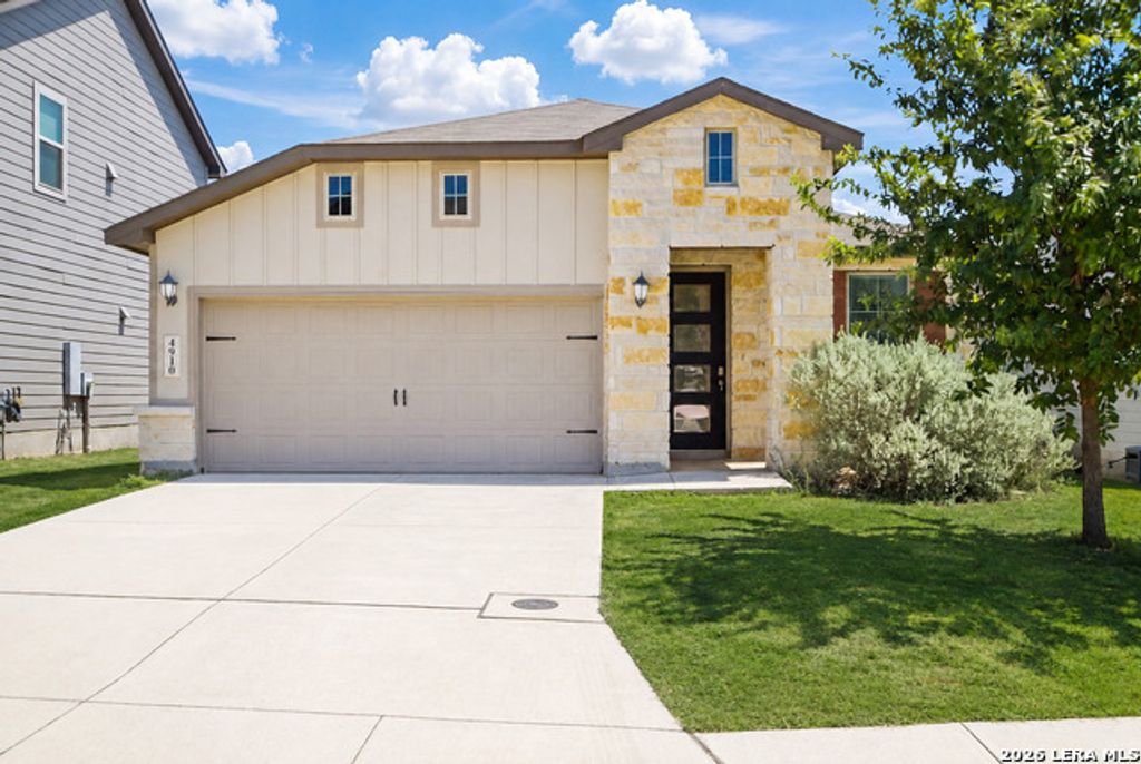 4910 Oxbow Bnd, St Hedwig