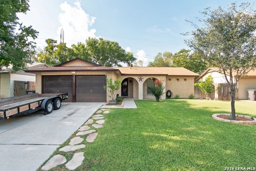3827 Briar Hollow St, San Antonio