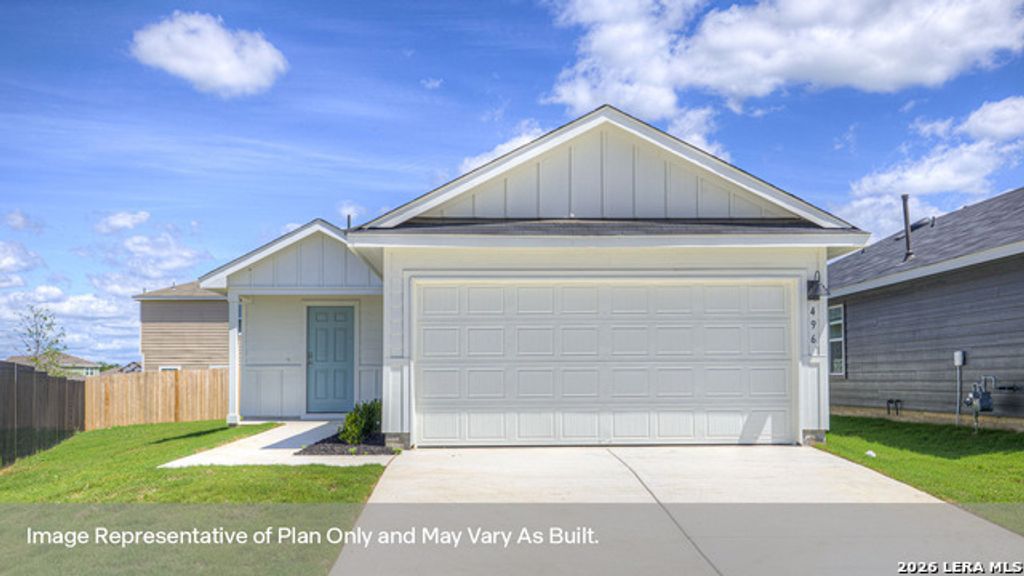 250 Surrey Oaks, Maxwell