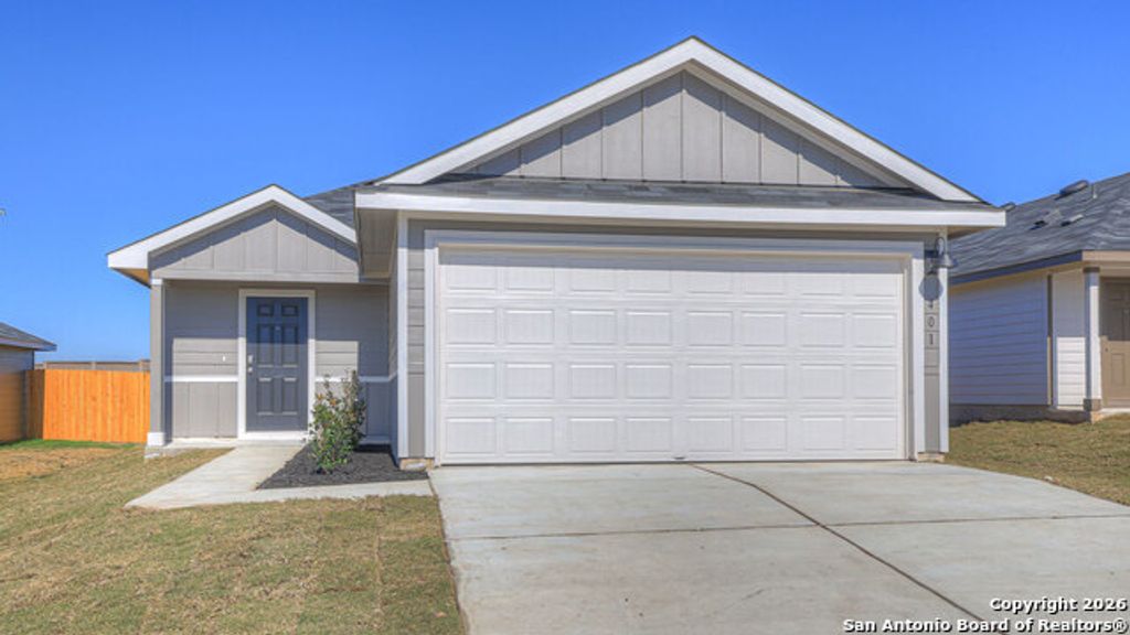 2108 Windflower Lane, Luling