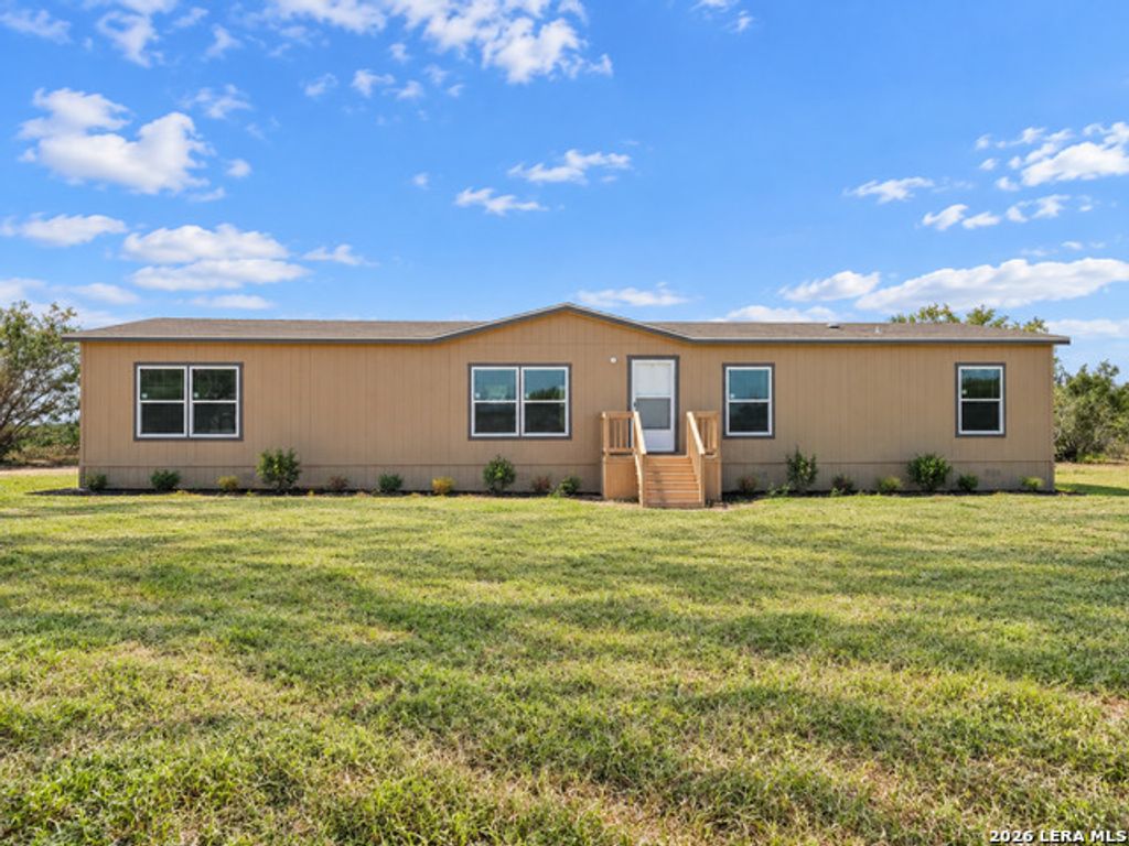 3041 Fm 1333, Poteet