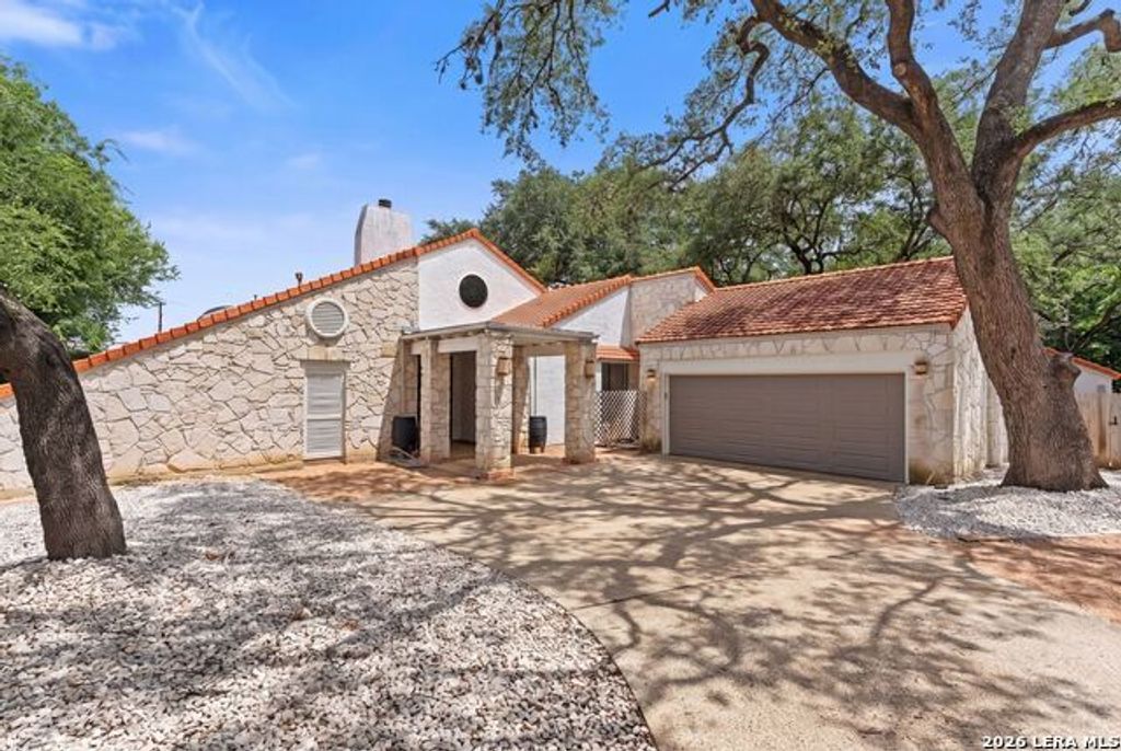 3915 Hunters Crest Street, San Antonio