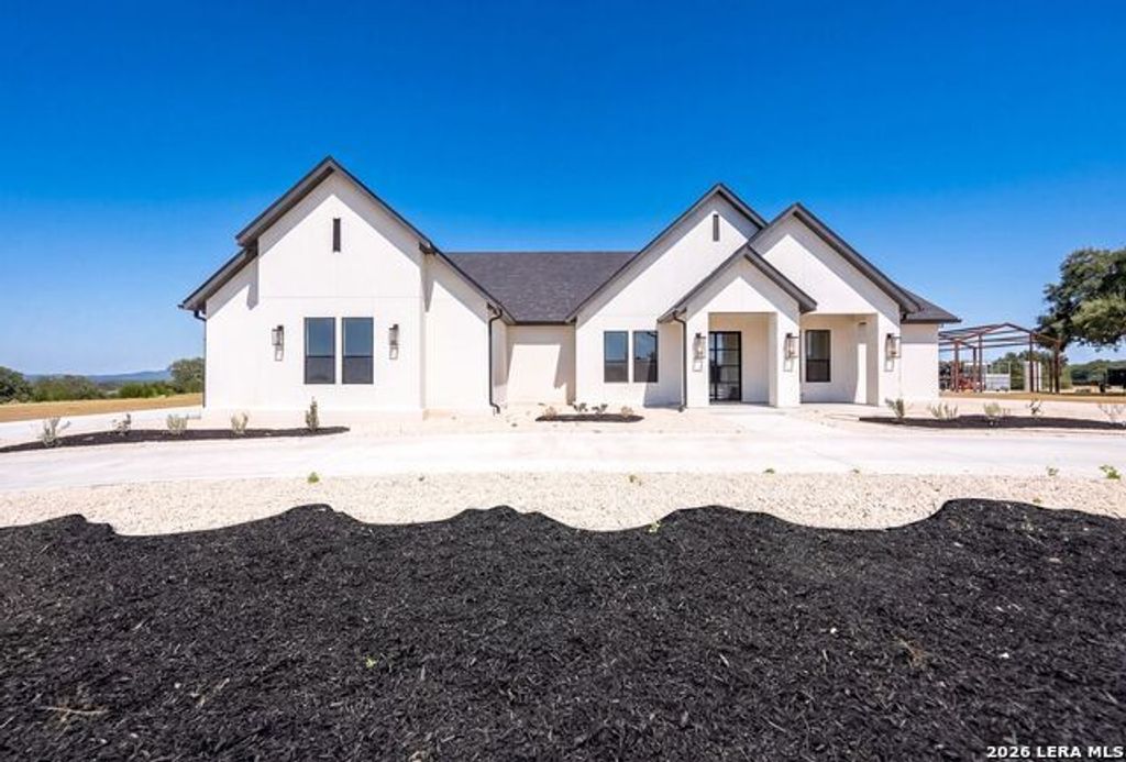 344 Martingale Trail, Bandera