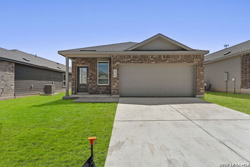6919 Flores Rd, Spring Branch