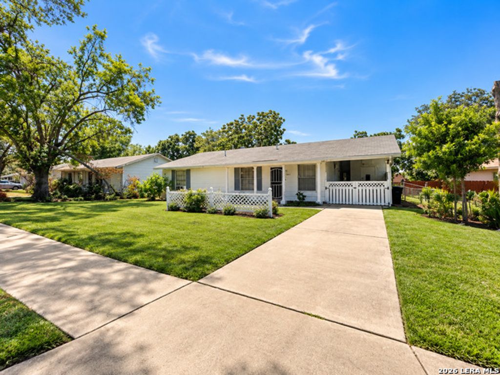 5842 Branch Valley St, San Antonio