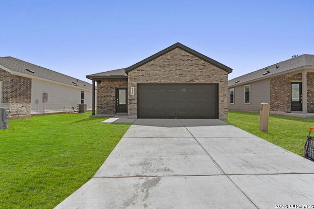 6915 Flores Rd, Spring Branch