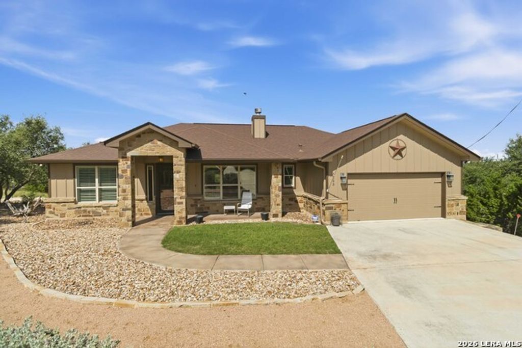 1223 Four Winds Dr, Canyon Lake