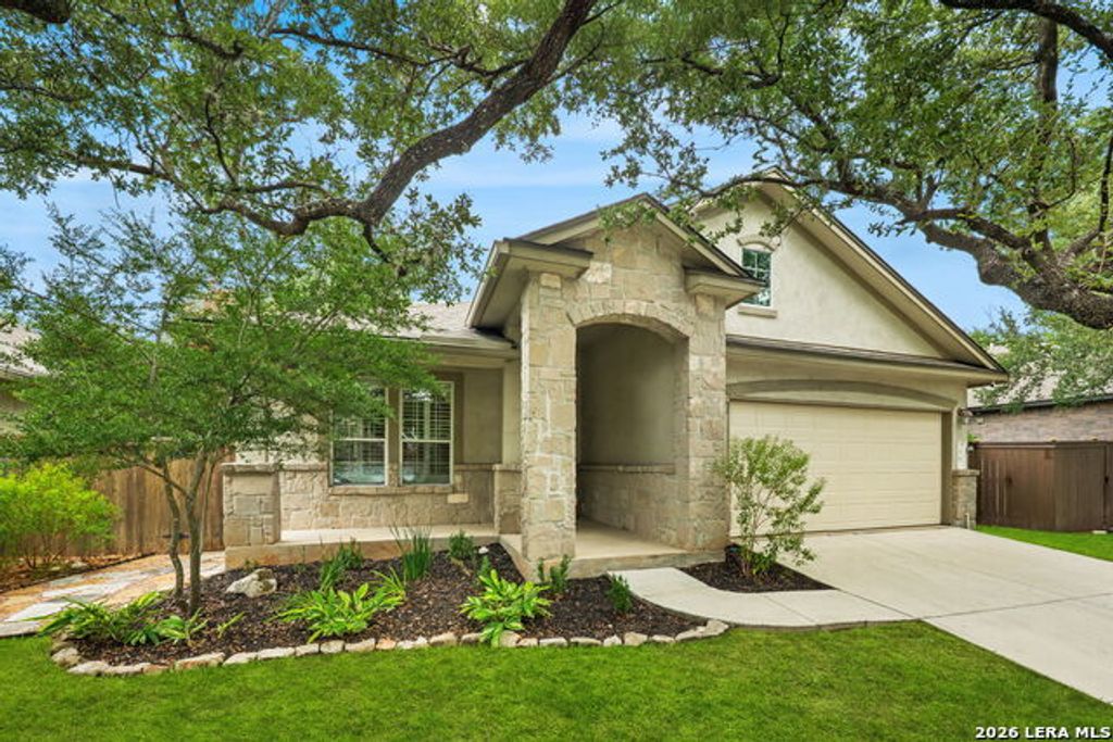 35 Amber Forest, Hollywood Park