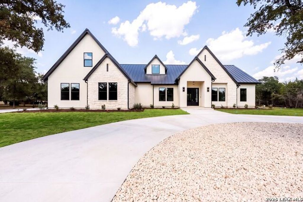 31422 Stephanie Way, Boerne