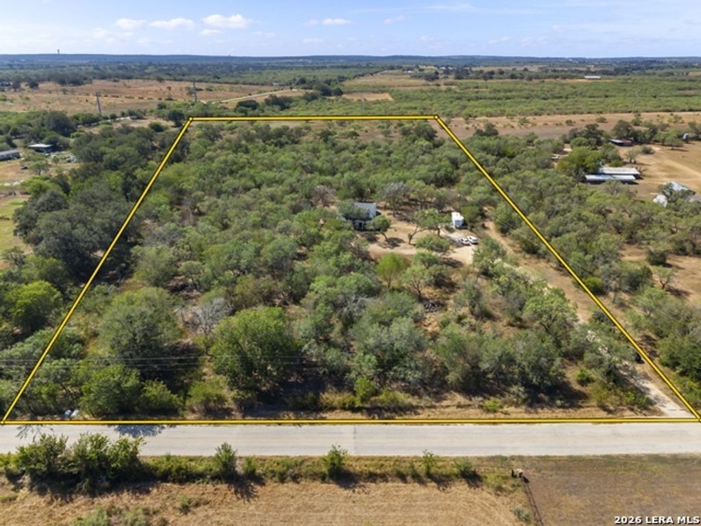695 Fox Trotter Rd, Seguin