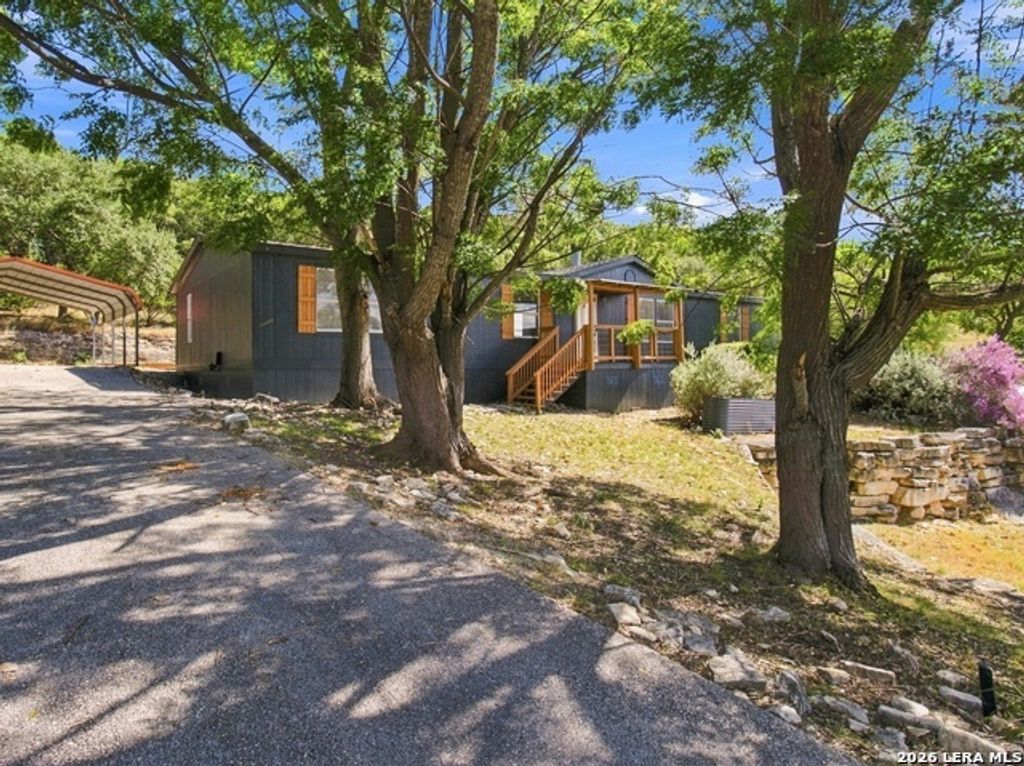 410 Duck Mountain Ln, Canyon Lake