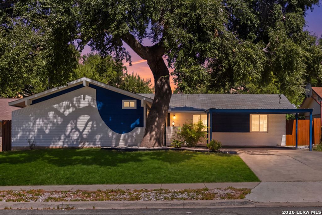 7423 Meadow Hl, San Antonio