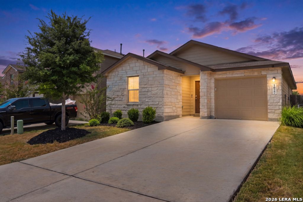 1027 Andean Emerald, San Antonio