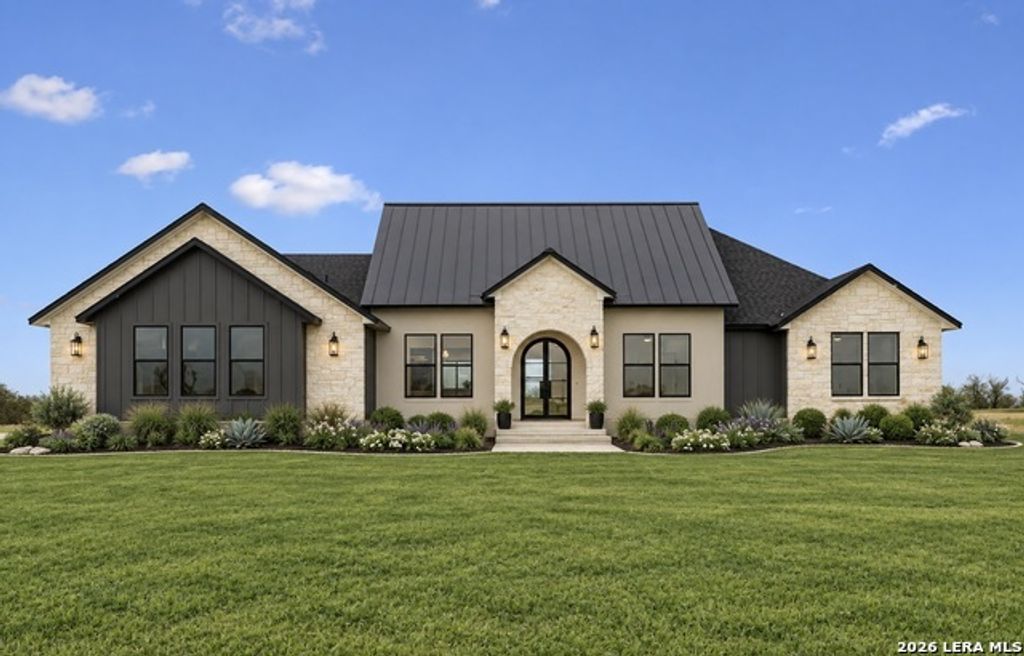 153 Timber Pl, La Vernia