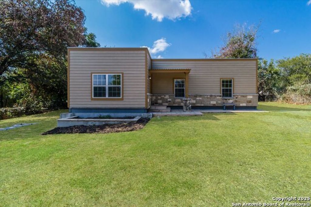 4434 Mountain Pass, Von Ormy