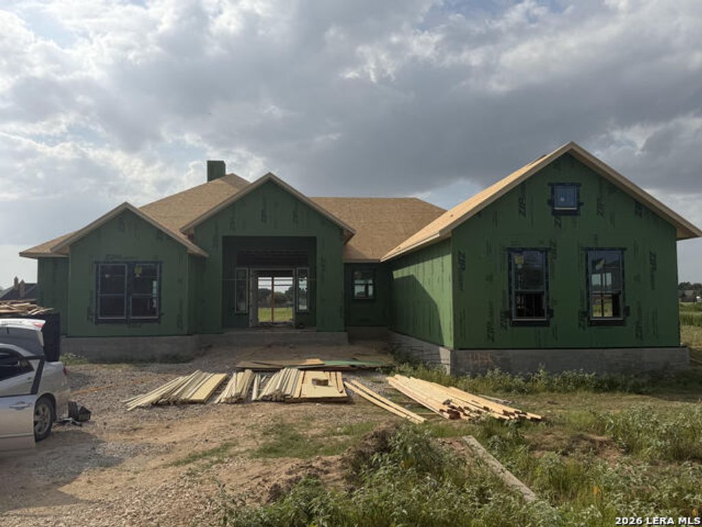 144 Pradera Ridge Drive, Floresville