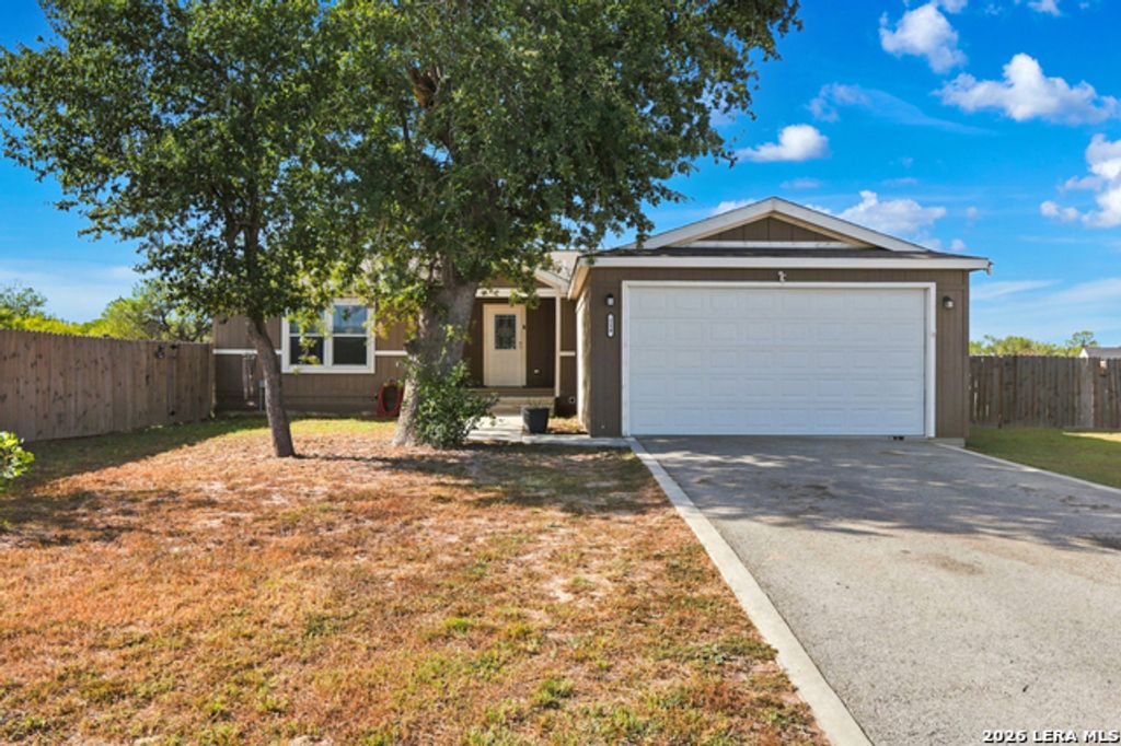 214 Cordell Creek Dr, Seguin