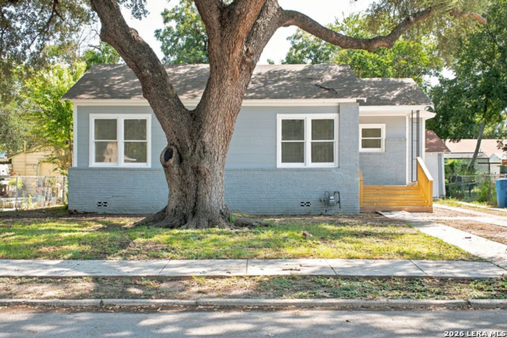 132 Ross Ave, San Antonio