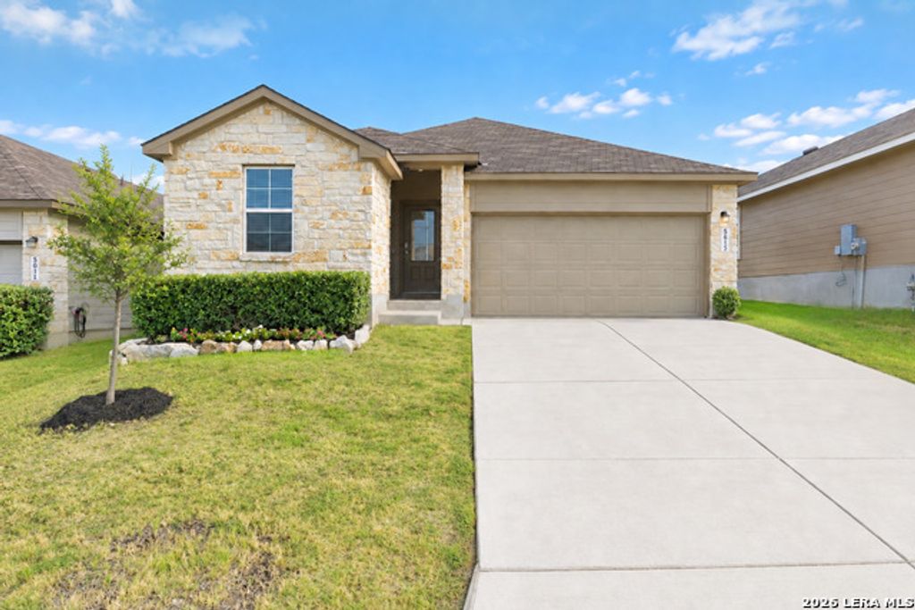 5615 Chase Falls, San Antonio
