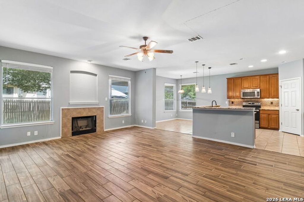 2537 Crusader, Schertz