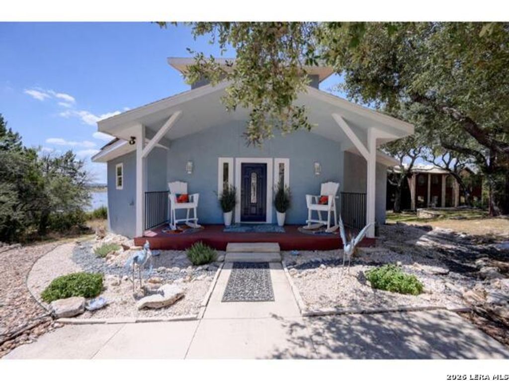 3811 Potters Creek Rd, Canyon Lake