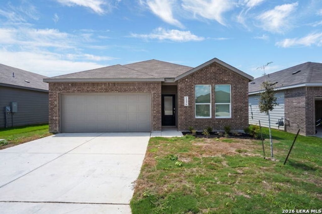 1336 Apron Trl, New Braunfels