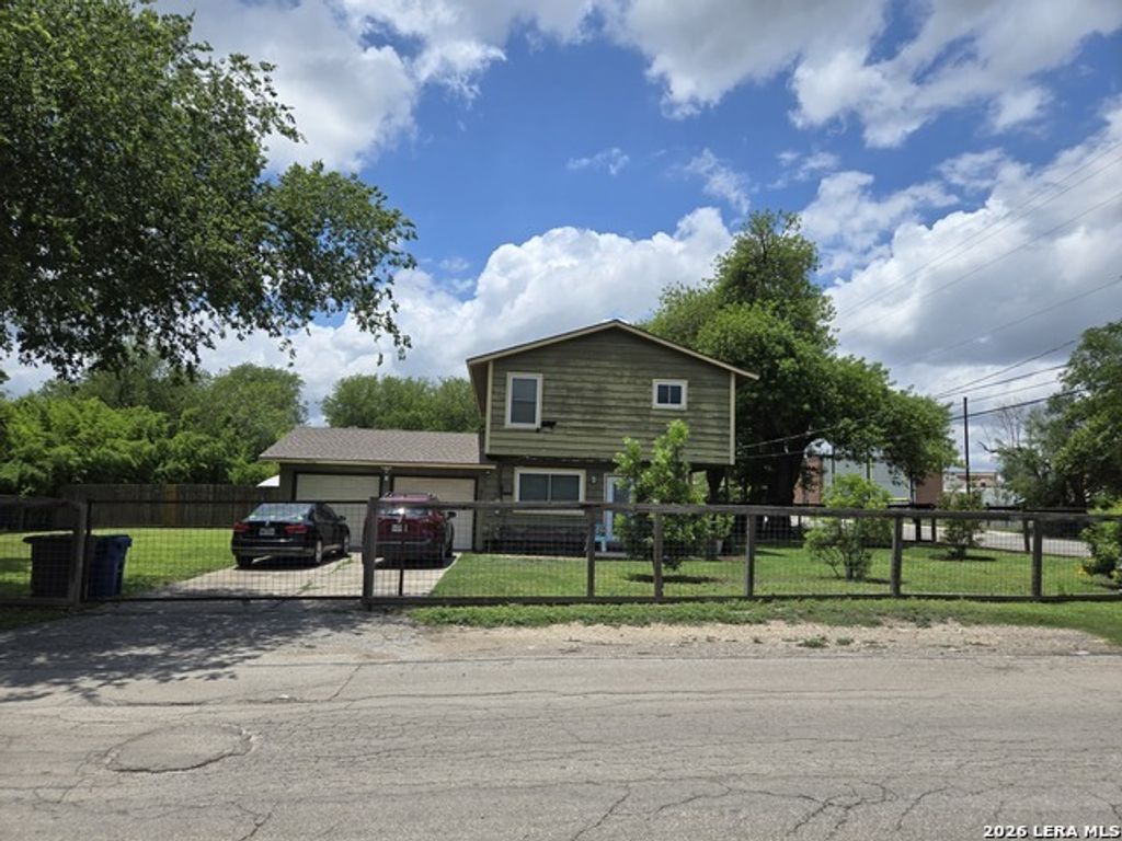903 Zachry Dr, San Antonio
