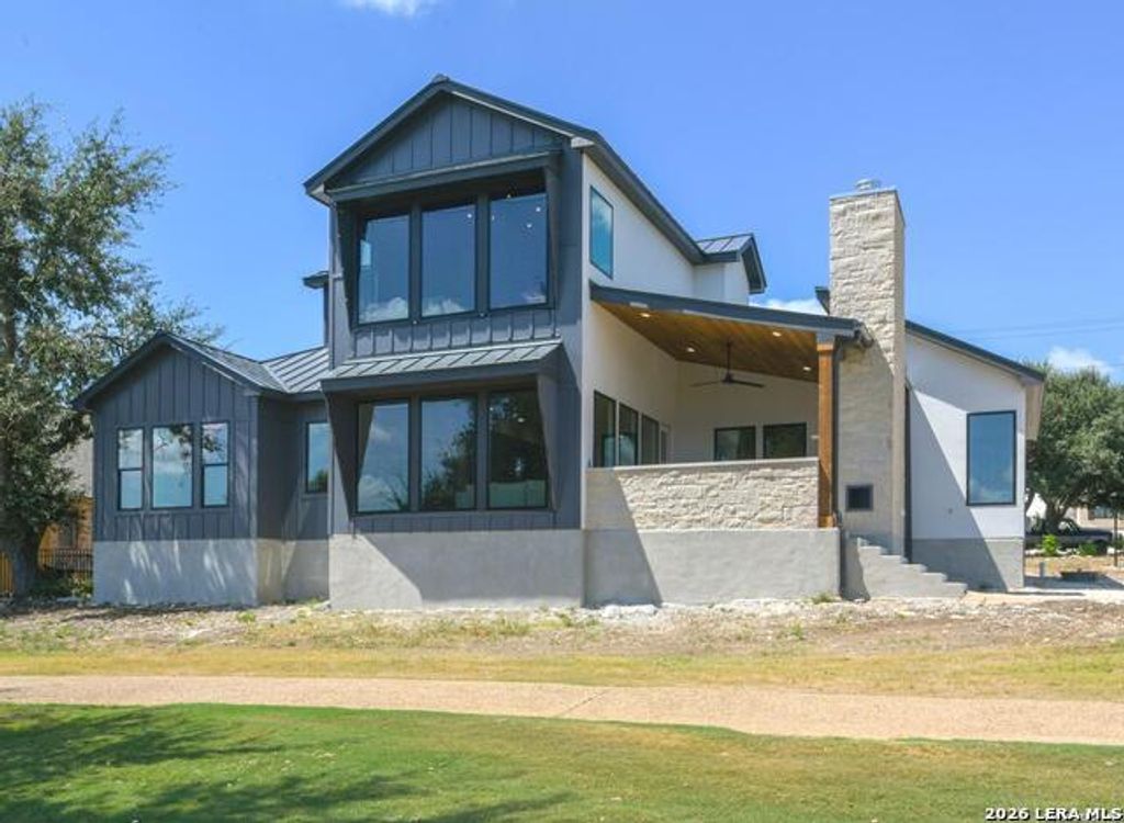 239 S Junius Peak, Blanco