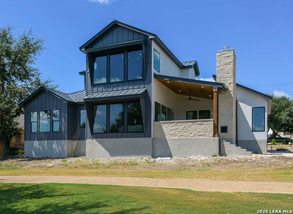 239 S Junius Peak, Blanco