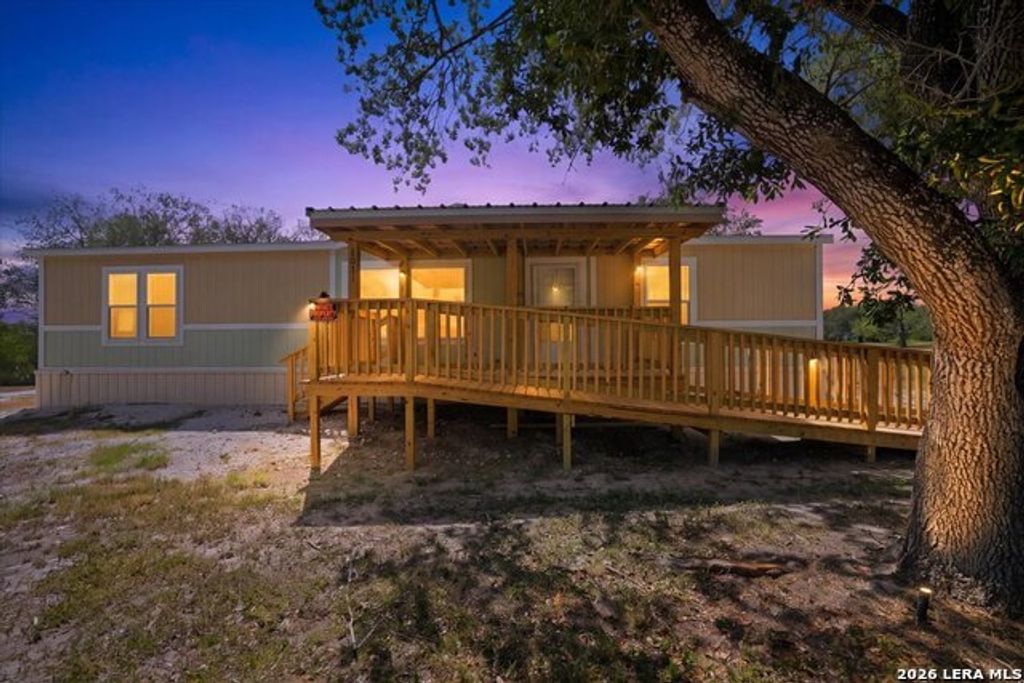 1011 Mark St, George West