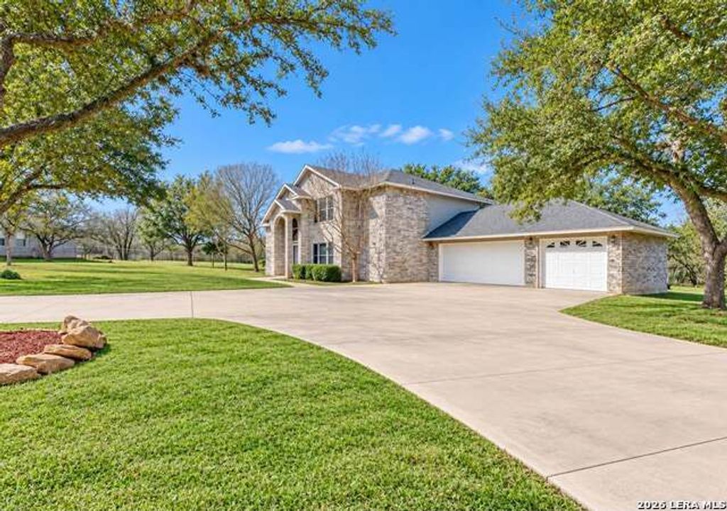 3303 Triple Mdws, China Grove